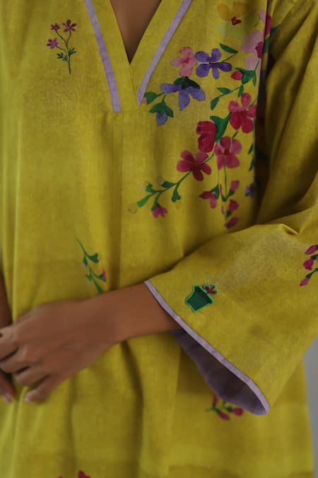 Buy_Roza_Yellow Linen Embroidery V-neck Viola Floral Print Kurta And Pant Set _Online_at_Aza_Fashions