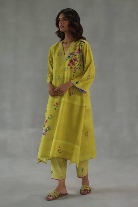 Shop_Roza_Yellow Linen Embroidery V-neck Viola Floral Print Kurta And Pant Set _Online_at_Aza_Fashions