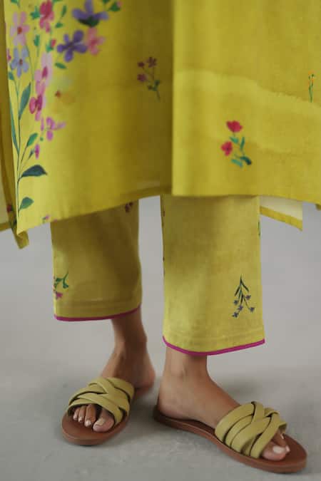 Buy_Roza_Yellow Linen Embroidery V-neck Viola Floral Print Kurta And Pant Set 