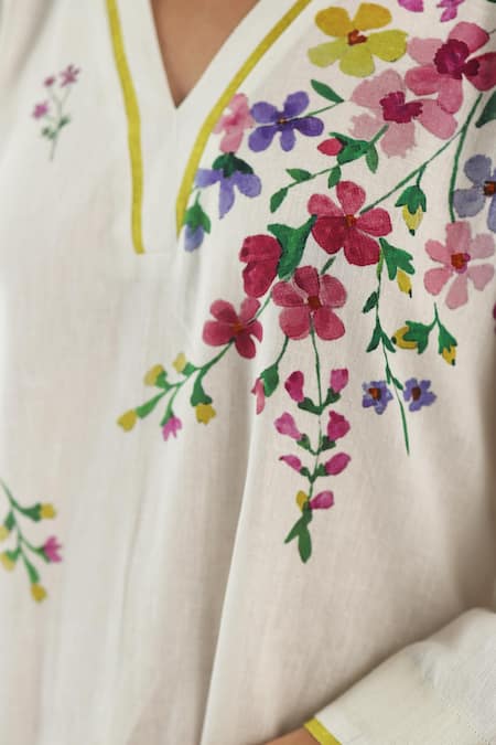 Roza_Ivory Linen Embroidery Split V-neck Viola Printed Kurta And Pant Set _Online_at_Aza_Fashions