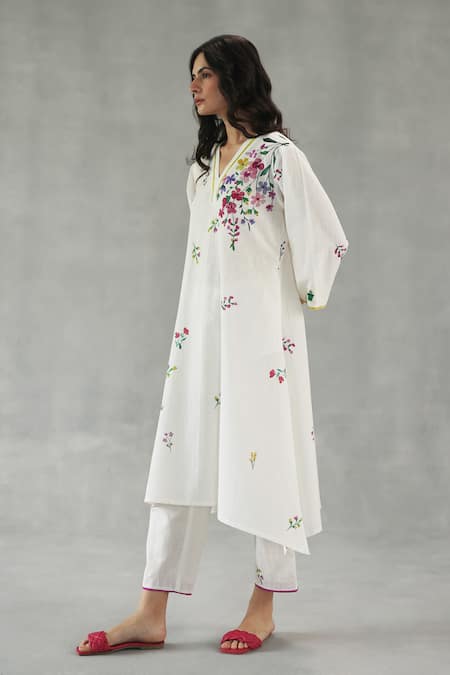 Shop_Roza_Ivory Linen Embroidery Split V-neck Viola Printed Kurta And Pant Set _Online_at_Aza_Fashions