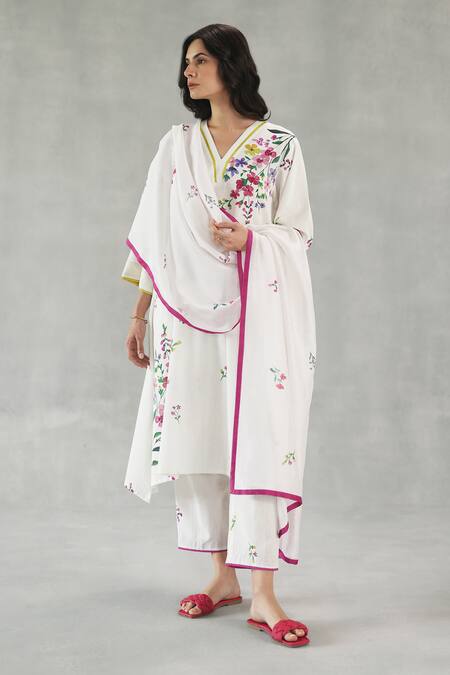 Roza_Ivory Linen Embroidery Split V-neck Viola Printed Kurta And Pant Set _at_Aza_Fashions