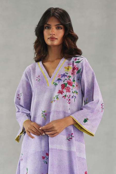 Shop_Roza_Purple Linen Embroidery V-neck Viola Printed Kurta And Pant Set _Online_at_Aza_Fashions