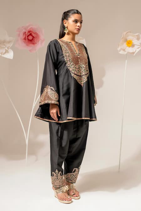 Buy_Akara_Black Silk Embroidery Split V-neck Yoke Kalidar Kurta With Salwar _Online_at_Aza_Fashions