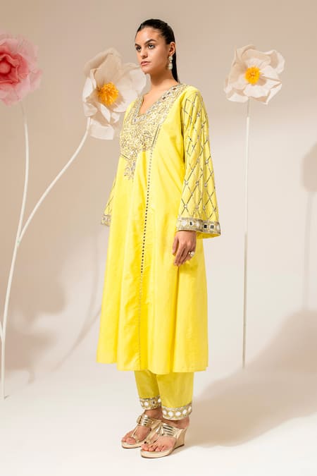 Shop_Akara_Yellow Silk, Organza Sequins, Embroidery V-neck Dola Kurta Salwar Set _Online_at_Aza_Fashions