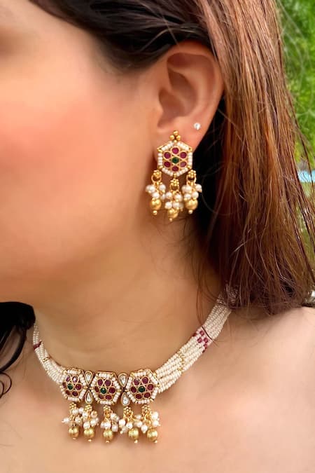 Prestones Gold Finish Pearl & Stone Motif Set 
