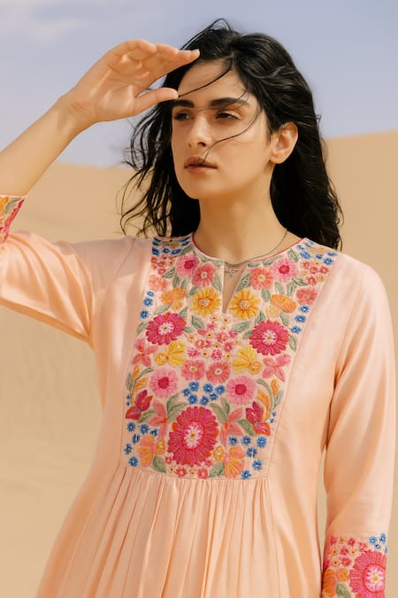 Buy_Samatvam By Anjali Bhaskar_Pink Chanderi Embroidery, Tassels Split V-neck Rangrez Kurta Set _Online_at_Aza_Fashions