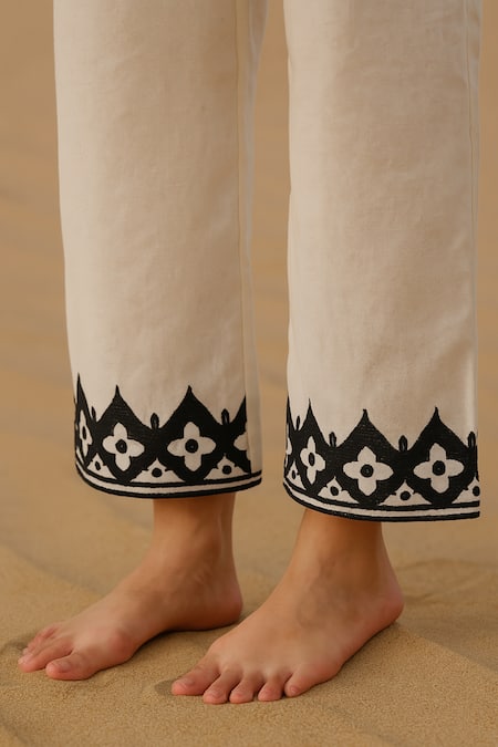 Buy_Samatvam By Anjali Bhaskar_Ivory Chanderi Embroidery Round Neck Safar Kurta With Pant _Online_at_Aza_Fashions