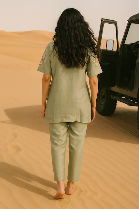 Samatvam By Anjali Bhaskar Vantara Embroidered Tunic With Pant 