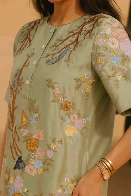 Samatvam By Anjali Bhaskar_Green Chanderi Embroidery Round Neck Vantara Tunic With Pant _Online_at_Aza_Fashions