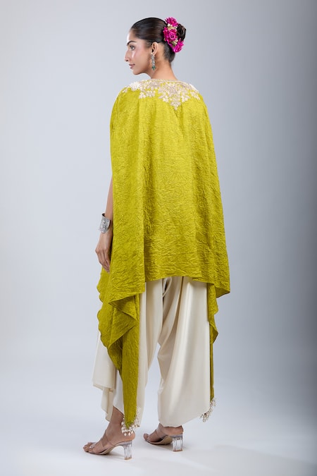 Prisho 3D Flower Embroidered Kaftan & Pant Set 