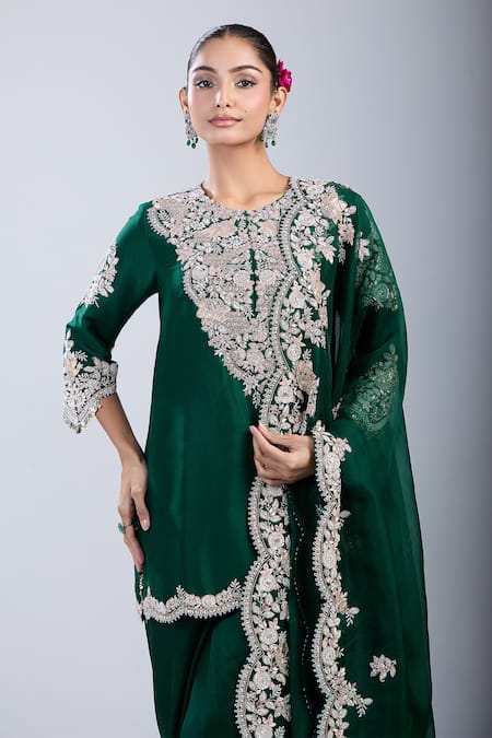 Shop Prisho Green Embroidery Round Neck Kurta Set Online at Aza Fashions Shop_Prisho_Green Embroidery Round Neck Kurta Set _Online_at_Aza_Fashions