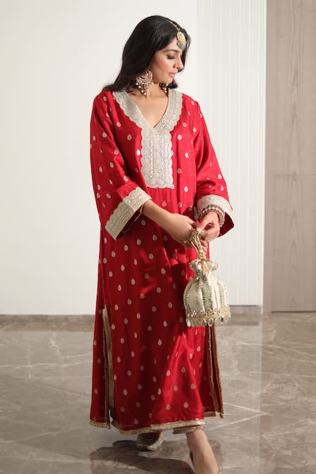 Buy_Bhavna Kumar_Gold Mirrors, Embroidery Embellished Potli_Online_at_Aza_Fashions