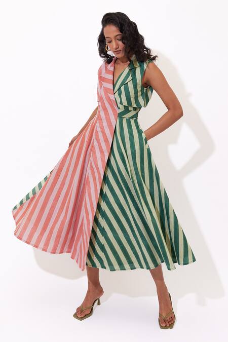Aapro_Pink Cotton V-neck Thalia Trench Dress _Online_at_Aza_Fashions