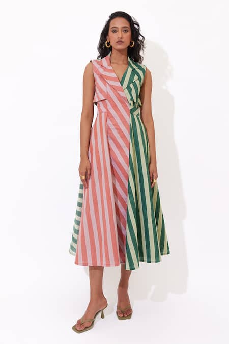 Shop_Aapro_Pink Cotton V-neck Thalia Trench Dress _Online_at_Aza_Fashions