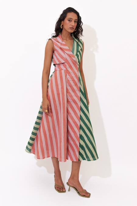 Aapro_Pink Cotton V-neck Thalia Trench Dress _at_Aza_Fashions