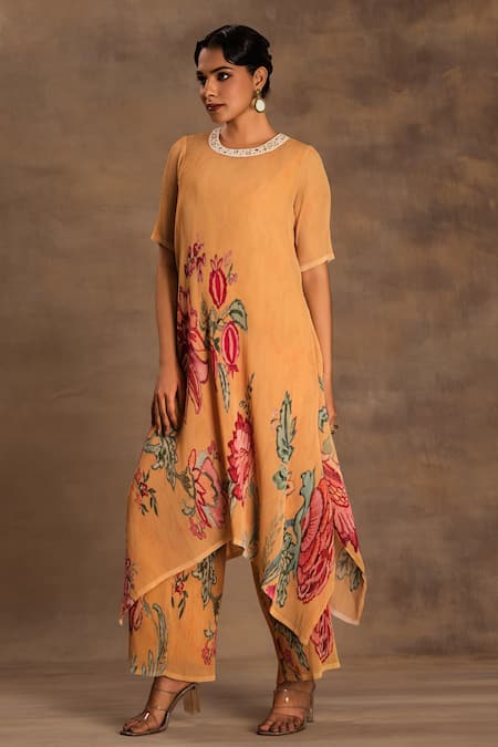Preeti Mehta Yellow Georgette, Viscose Embroidery Round Neck Marigold Muse Kurta And Pant Set at Aza Fashions Preeti Mehta_Yellow Georgette, Viscose Embroidery Round Neck Marigold Muse Kurta And Pant Set _at_Aza_Fashions