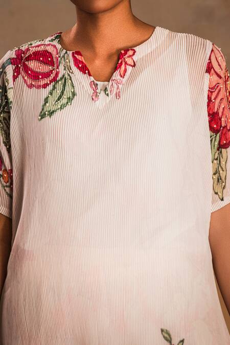 Preeti Mehta Ivory Georgette, Viscose Embroidery Round Neck Moonlight Pearl Kurta And Pant Set at Aza Fashions Preeti Mehta_Ivory Georgette, Viscose Embroidery Round Neck Moonlight Pearl Kurta And Pant Set _at_Aza_Fashions