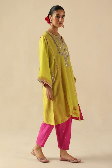 Begum_Green Silk Sequins, Embroidery Notched Neck Parizad Kurta Pant Set _Online_at_Aza_Fashions