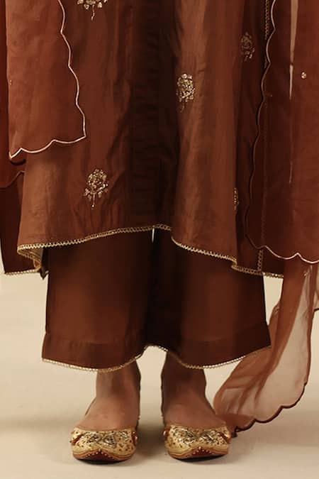 Buy_Begum_Brown Silk, Organza Embroidery, Sequins V-neck Kohinoor Kurta Pant Set _Online_at_Aza_Fashions
