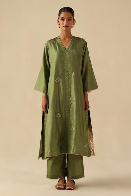 Buy Begum Green Silk, Hemp, Organza Embroidery, Sequins V-neck Kohinoor Kurta Pant Set Online at Aza Fashions Buy_Begum_Green Silk, Hemp, Organza Embroidery, Sequins V-neck Kohinoor Kurta Pant Set _Online_at_Aza_Fashions