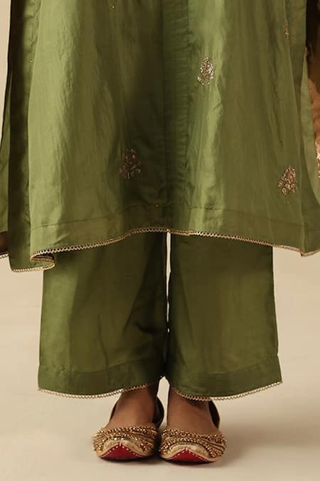 Shop Begum Green Silk, Hemp, Organza Embroidery, Sequins V-neck Kohinoor Kurta Pant Set Online at Aza Fashions Shop_Begum_Green Silk, Hemp, Organza Embroidery, Sequins V-neck Kohinoor Kurta Pant Set _Online_at_Aza_Fashions