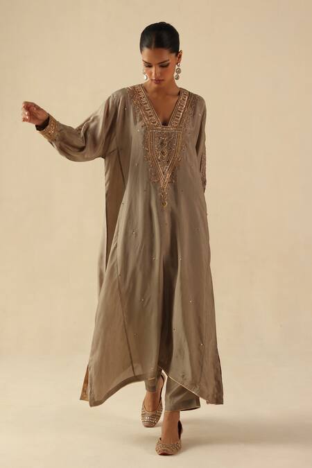 Begum Gold Silk Sequins V-neck Saaz Phiran Kurta With Pant Online at Aza Fashions Begum_Gold Silk Sequins V-neck Saaz Phiran Kurta With Pant _Online_at_Aza_Fashions