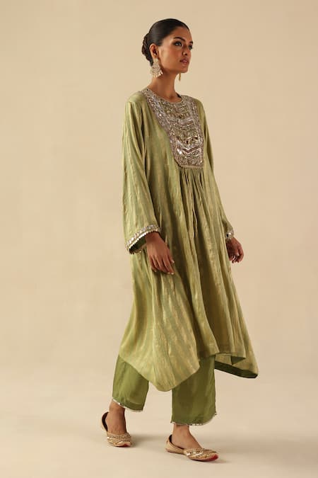 Buy_Begum_Green Silk, Organza Round Neck Naksh Kurta Pant Set _Online_at_Aza_Fashions