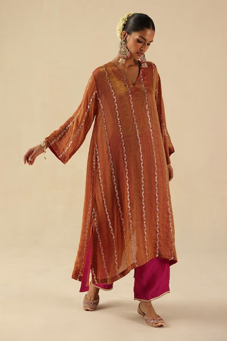 Buy Begum Red Tissue, Silk, Organza Embroidery V-neck Jhoomar Kurta Pant Set Online at Aza Fashions Buy_Begum_Red Tissue, Silk, Organza Embroidery V-neck Jhoomar Kurta Pant Set _Online_at_Aza_Fashions