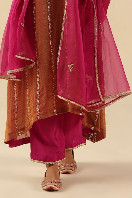 Shop Begum Red Tissue, Silk, Organza Embroidery V-neck Jhoomar Kurta Pant Set Online at Aza Fashions Shop_Begum_Red Tissue, Silk, Organza Embroidery V-neck Jhoomar Kurta Pant Set _Online_at_Aza_Fashions