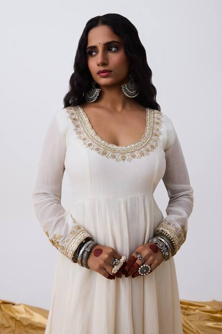 Pants And Pajamas_White Cotton Embroidery Round Neck Anarkali Set _Online_at_Aza_Fashions
