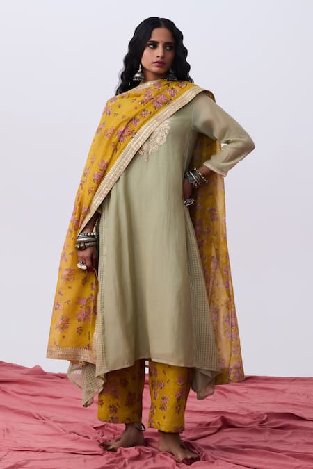 Buy Pants And Pajamas Green Chanderi Embroidery Round Neck Kurta Online at Aza Fashions Buy_Pants And Pajamas_Green Chanderi Embroidery Round Neck Kurta _Online_at_Aza_Fashions