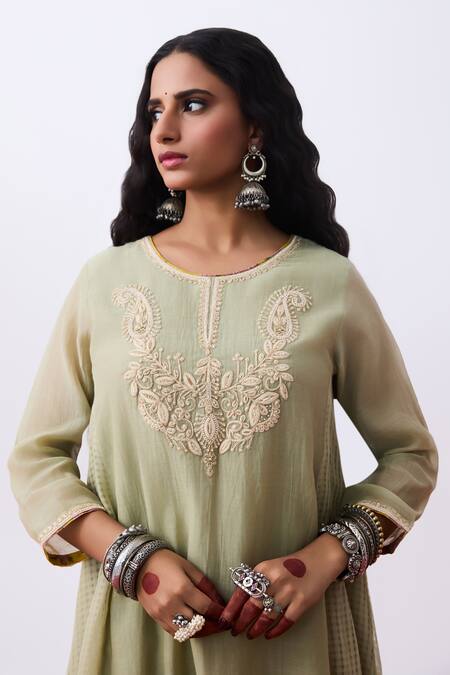 Shop Pants And Pajamas Green Chanderi Embroidery Round Neck Kurta Online at Aza Fashions Shop_Pants And Pajamas_Green Chanderi Embroidery Round Neck Kurta _Online_at_Aza_Fashions