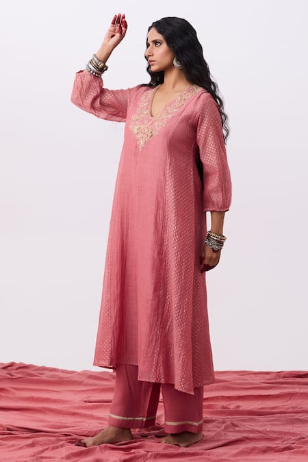 Pants And Pajamas Pink Cotton, Silk Embroidery V-neck Kurta And Pant Set at Aza Fashions Pants And Pajamas_Pink Cotton, Silk Embroidery V-neck Kurta And Pant Set _at_Aza_Fashions