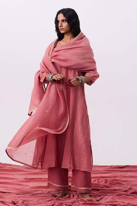Shop Pants And Pajamas Pink Chanderi Embroidery V-neck Kurta Online at Aza Fashions Shop_Pants And Pajamas_Pink Chanderi Embroidery V-neck Kurta _Online_at_Aza_Fashions