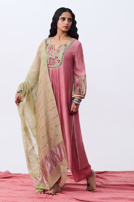 Pants And Pajamas Pink Cotton, Silk, Chanderi Embroidery Split V-neck Kurta Set 