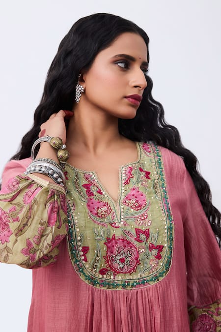 Shop Pants And Pajamas Pink Chanderi Embroidery Split V-neck Kurta Online at Aza Fashions Shop_Pants And Pajamas_Pink Chanderi Embroidery Split V-neck Kurta _Online_at_Aza_Fashions