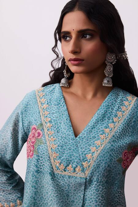 Pants And Pajamas_Blue Cotton, Acrylic, Silk, Chanderi Embroidery Split V-neck Kurta Pant Set _at_Aza_Fashions