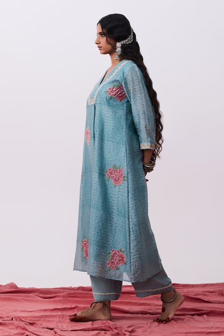 Buy Pants And Pajamas Blue Chanderi Embroidery V-neck Kurta Online at Aza Fashions Buy_Pants And Pajamas_Blue Chanderi Embroidery V-neck Kurta _Online_at_Aza_Fashions