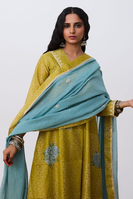 Shop Pants And Pajamas Green Cotton, Silk Embroidery V-neck Kurta Pant Set Online at Aza Fashions Shop_Pants And Pajamas_Green Cotton, Silk Embroidery V-neck Kurta Pant Set _Online_at_Aza_Fashions