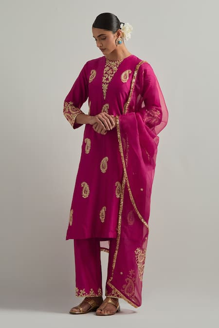 Ikshita Choudhary Magenta Chanderi, Organza Embroidery Round Neck Hand Kurta Set 