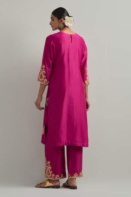 Ikshita Choudhary Magenta Hand Embroidered Chanderi Kurta Set 