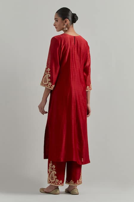 Ikshita Choudhary Red Hand Embroidered Chanderi Kurta Set 