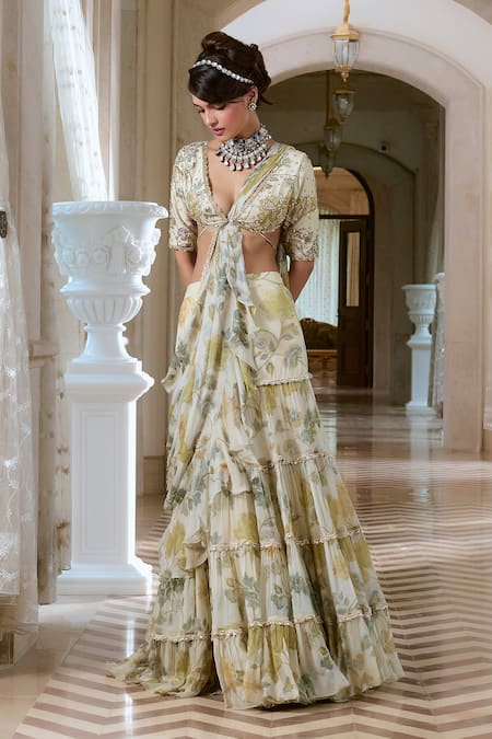 Paulmi And Harsh Ivory Chiffon Embroidery V-neck Floral Pre-draped Saree Set at Aza Fashions Paulmi And Harsh_Ivory Chiffon Embroidery V-neck Floral Pre-draped Saree Set _at_Aza_Fashions