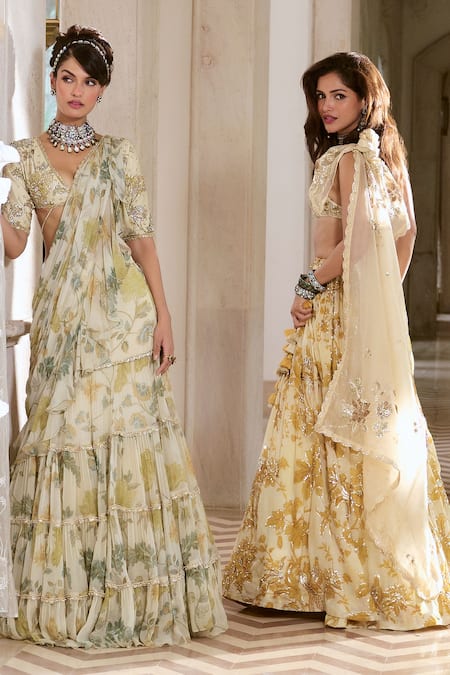 Buy_Paulmi And Harsh_Ivory Organza Embroidery V-neck Floral Lehenga Set 