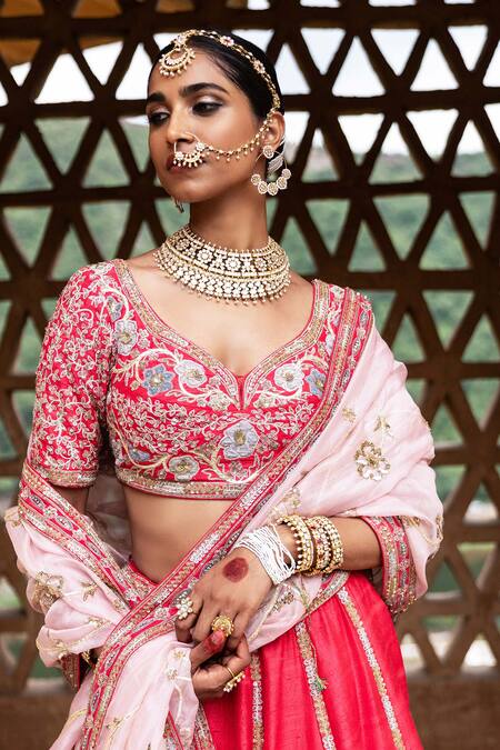 Aangan By Parul_Red Silk Embroidery Leaf Neck Floral Whispers Lehenga Set _Online_at_Aza_Fashions