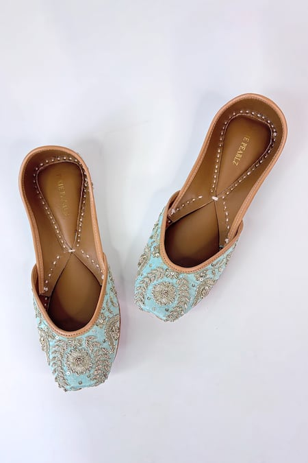 Pixie Pearlz Turquoise Zehra Handcrafted Silk Juttis 