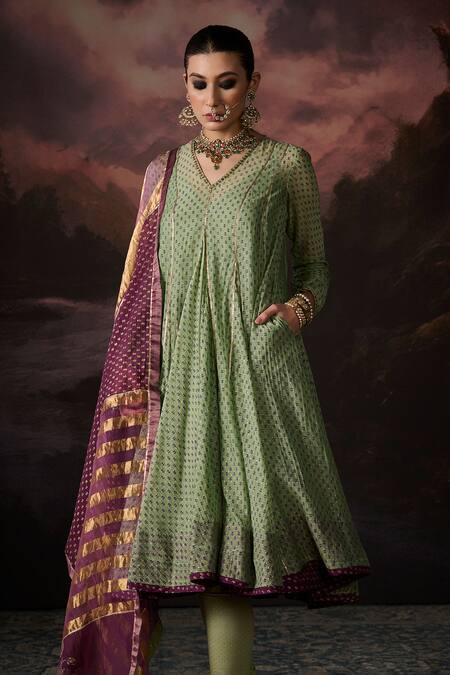 Swatti Kapoor Green Chanderi V-neck Nina Floral Print Kurta Online at Aza Fashions Swatti Kapoor_Green Chanderi V-neck Nina Floral Print Kurta _Online_at_Aza_Fashions