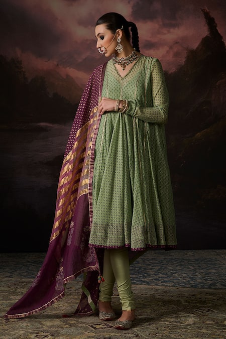 Swatti Kapoor Green Cotton, Lycra Zari V-neck Nina Floral Print Kurta Set 