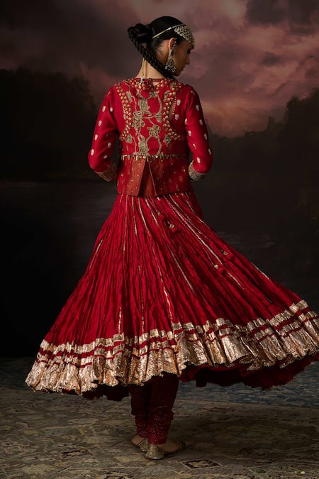 Swatti Kapoor Ruhi Embroidered Lehenga Skirt 